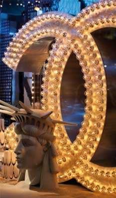 chanel vetrina negozi di parigi visual merchandising